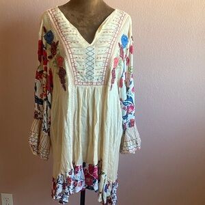 COLLECTIONS ETC. Boho Floral Embroidered Blouse